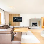 Villa Wie アパート